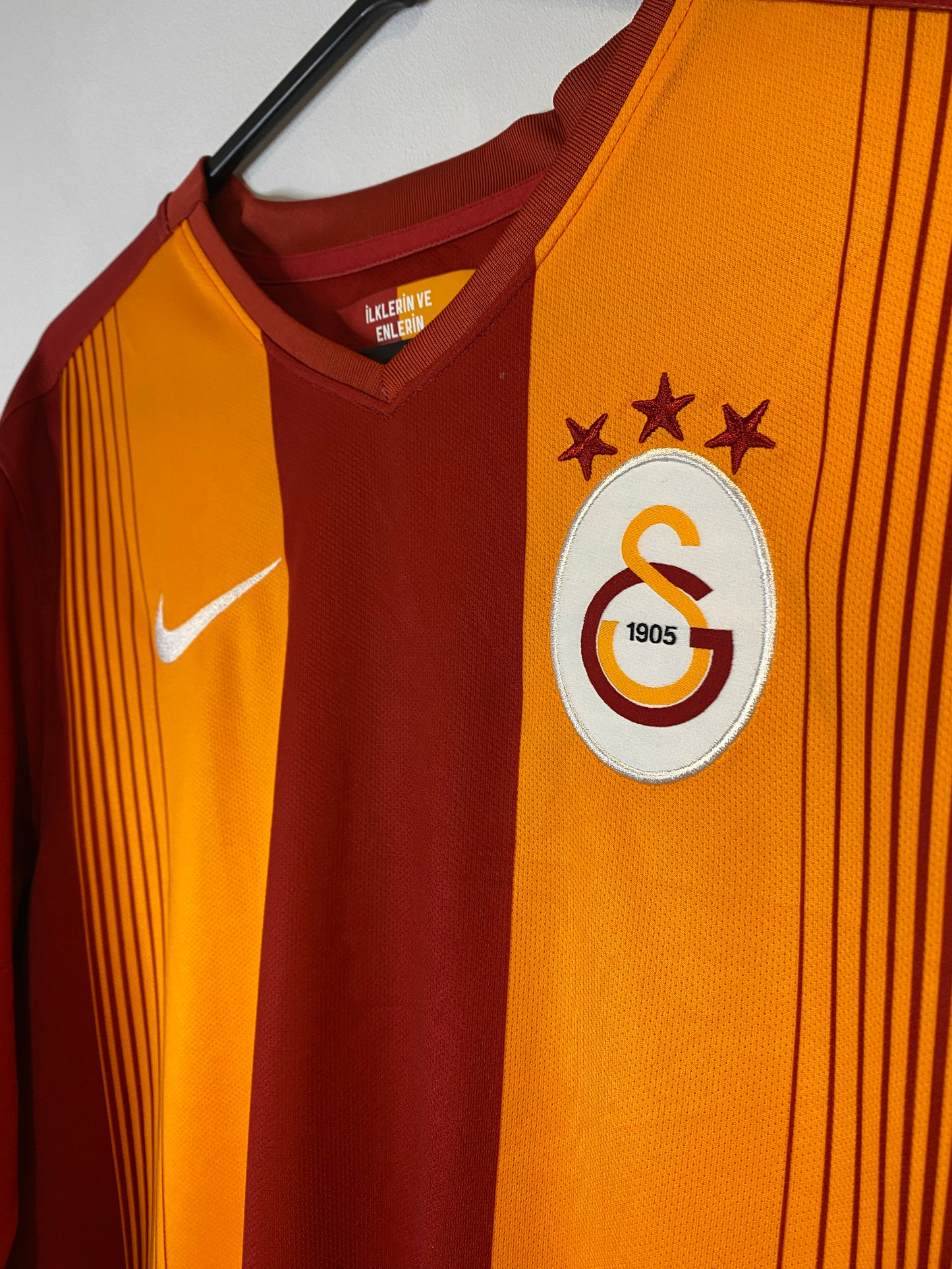 Galatasaray 2014/2015 Home Football Shirt Small - Wesley Sneijder - Long Sleeve