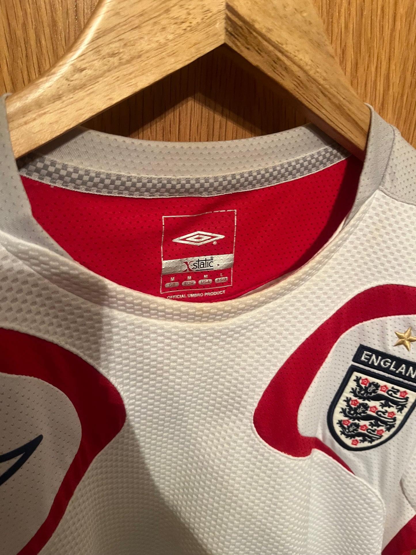 England 2005 Training Football Shirt Medium