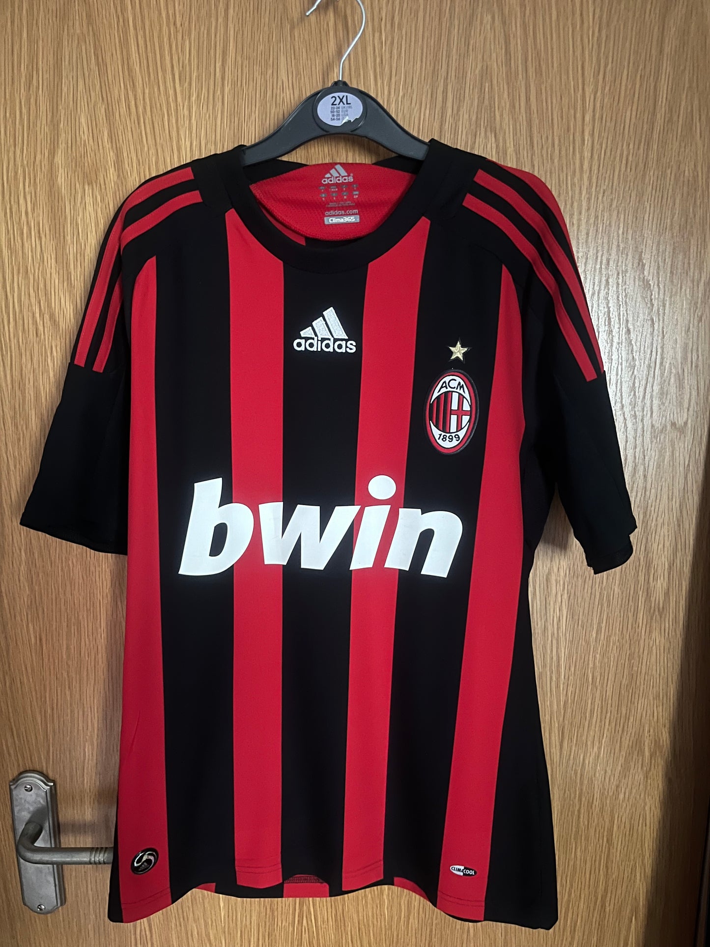 AC Milan 2008/2009 Home Football Shirt Small - David Beckham