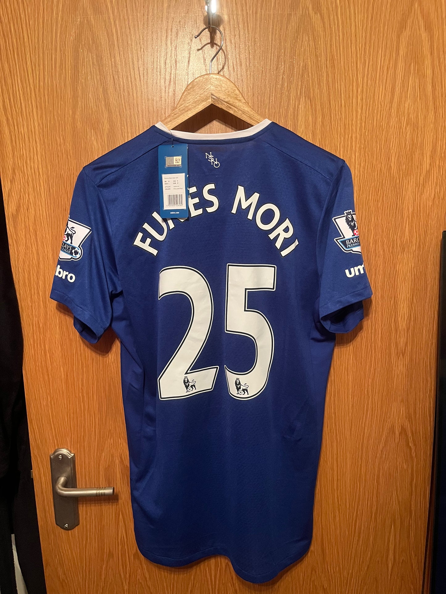 Everton 2015/2016 Home Football Shirt Medium - Ramiro Funes Mori - BNWT