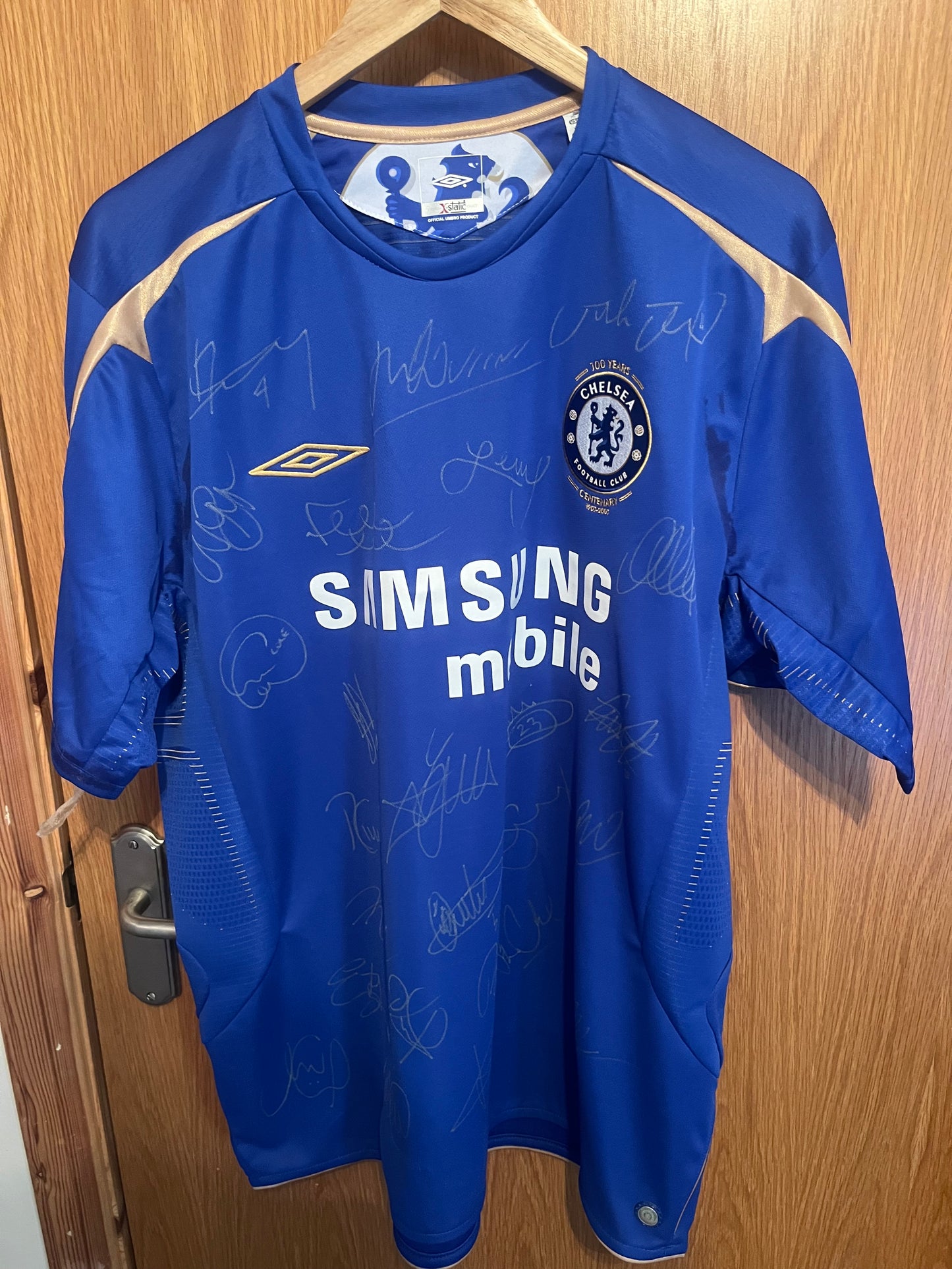 Chelsea 2005/2006 Home Football Shirt Extra Large - Squad Signed