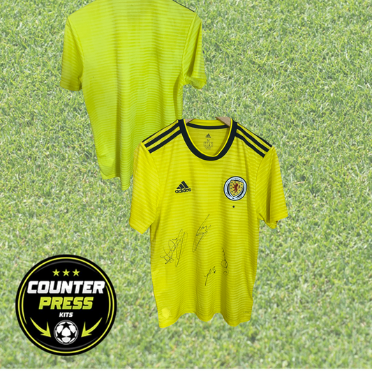 Scotland 2017/2018 Away Football Shirt Medium - Multi Signed