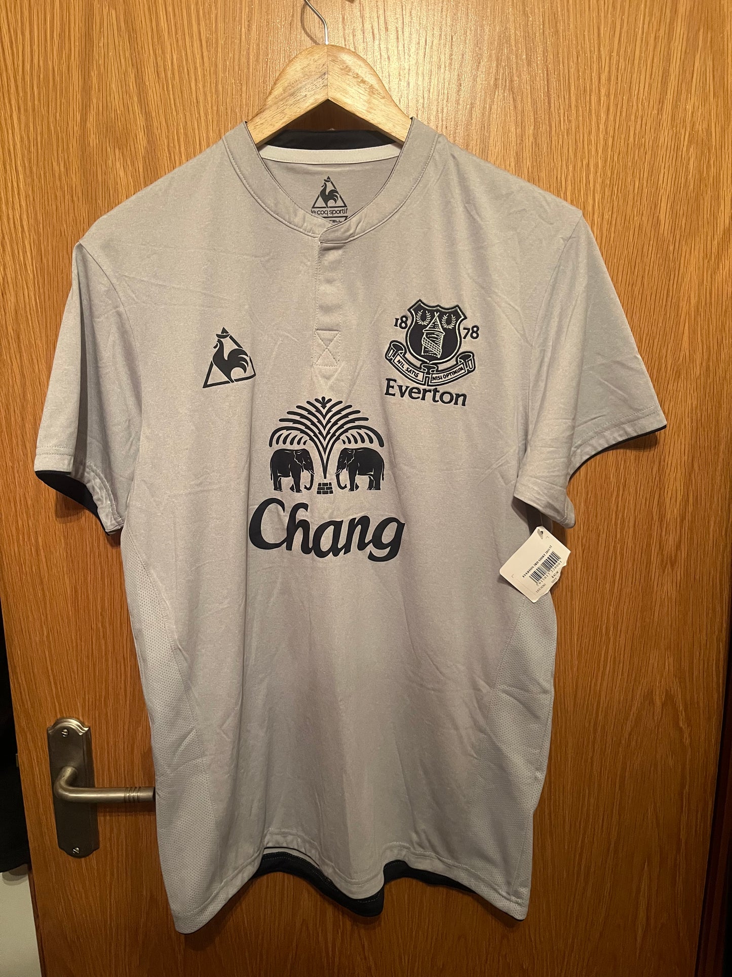 Everton 2011/2012 Third Football Shirt Medium - Landon Donovan - BNWT