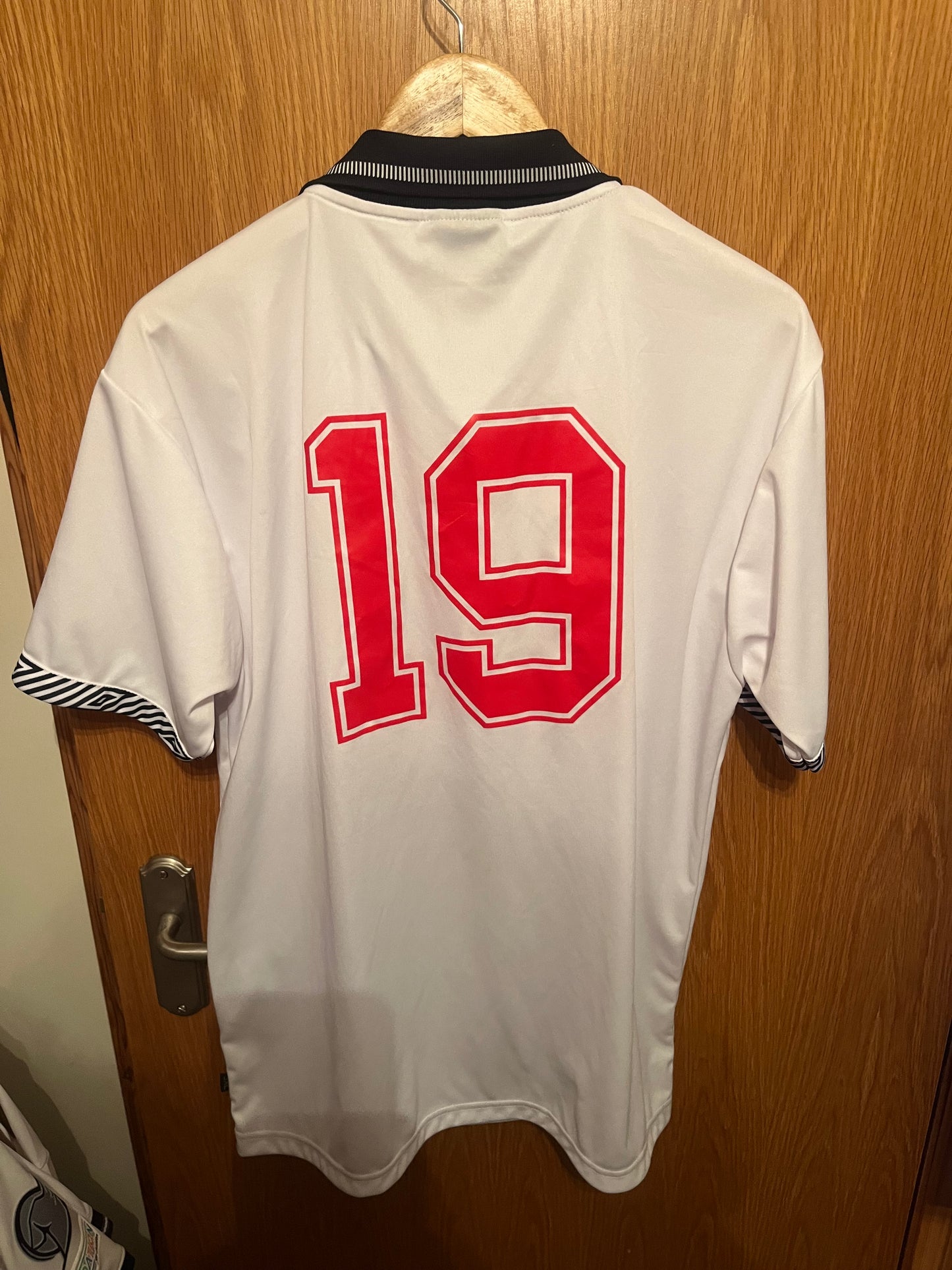 England 1990 Home Football Shirt Large - Paul Gascoigne - Signed