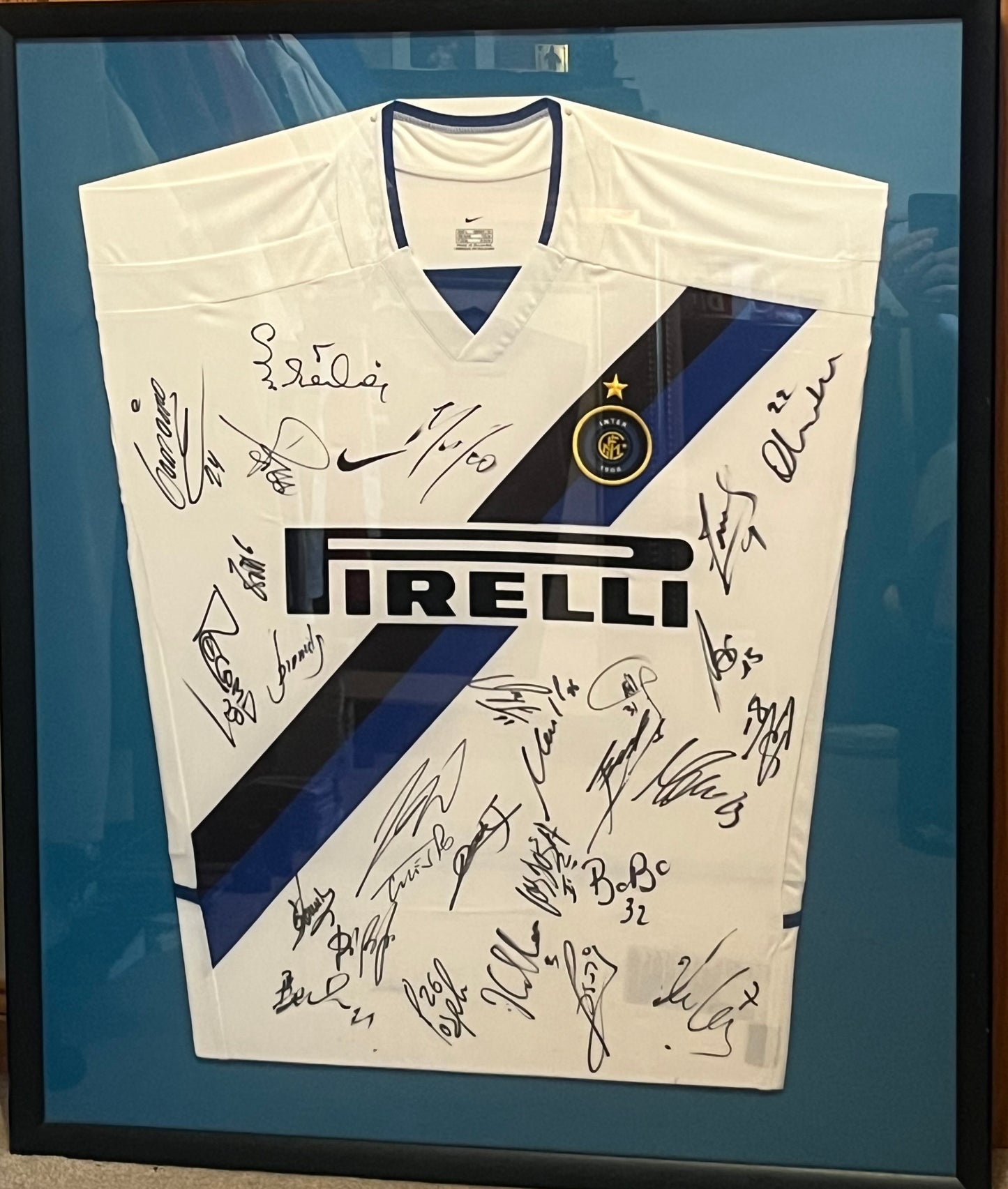 Inter Milan 2002/2003 Away Football Shirt Large - Squad Signed + Framed