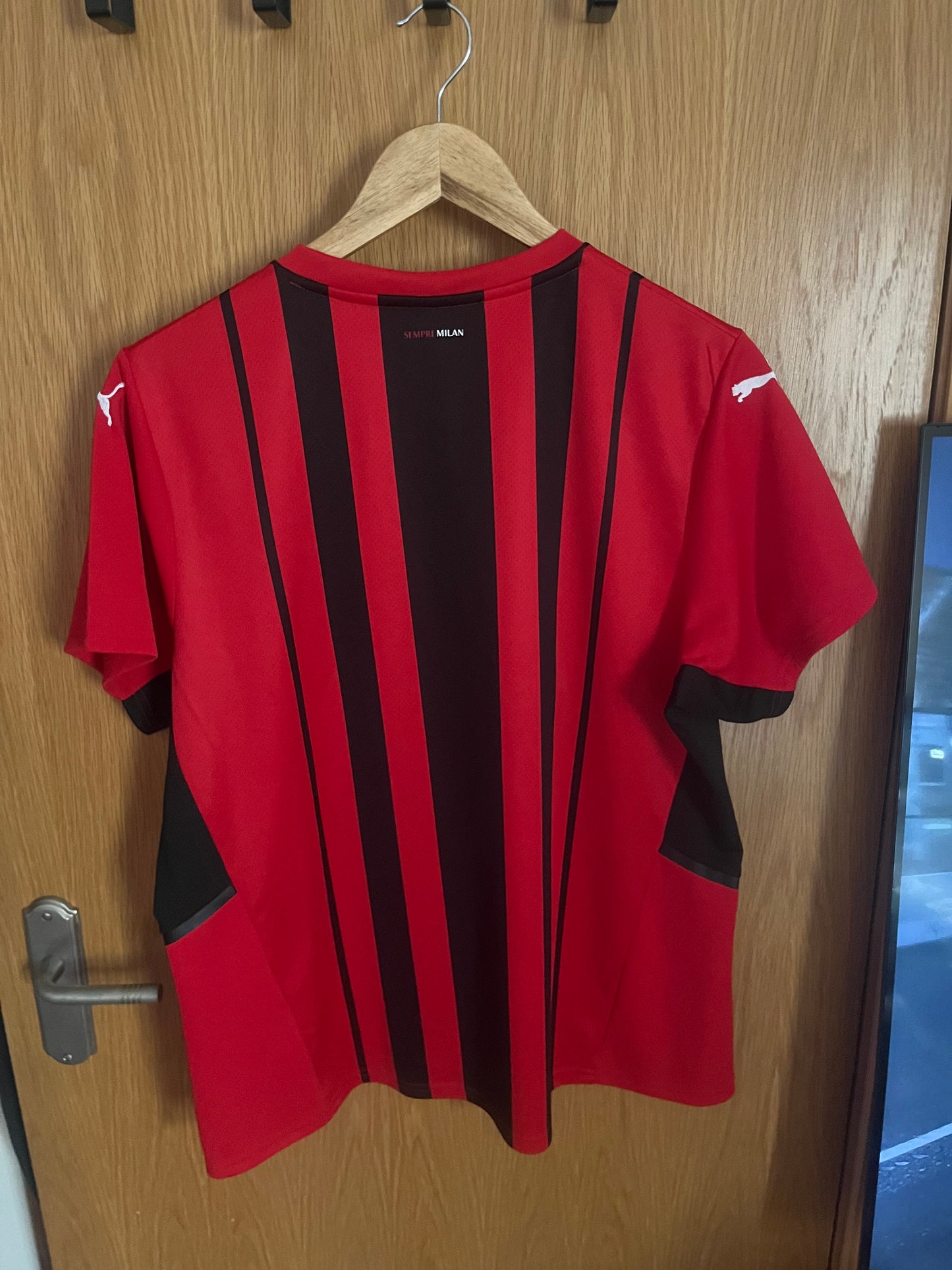 AC Milan 2021/2022 Home Football Shirt Extra Large - Women’s Team Sponsor