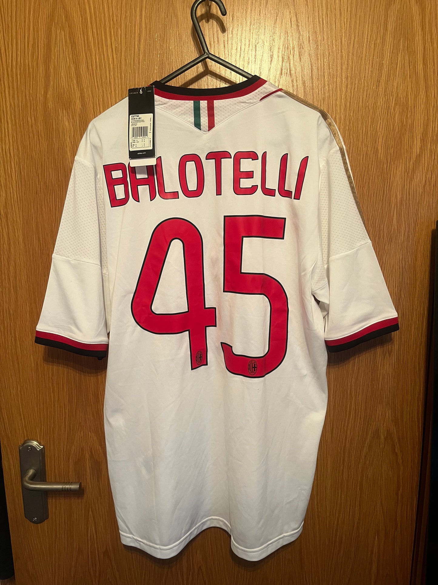 AC Milan 2013/2014 Away Football Shirt Medium - Mario Balotelli - BNWT