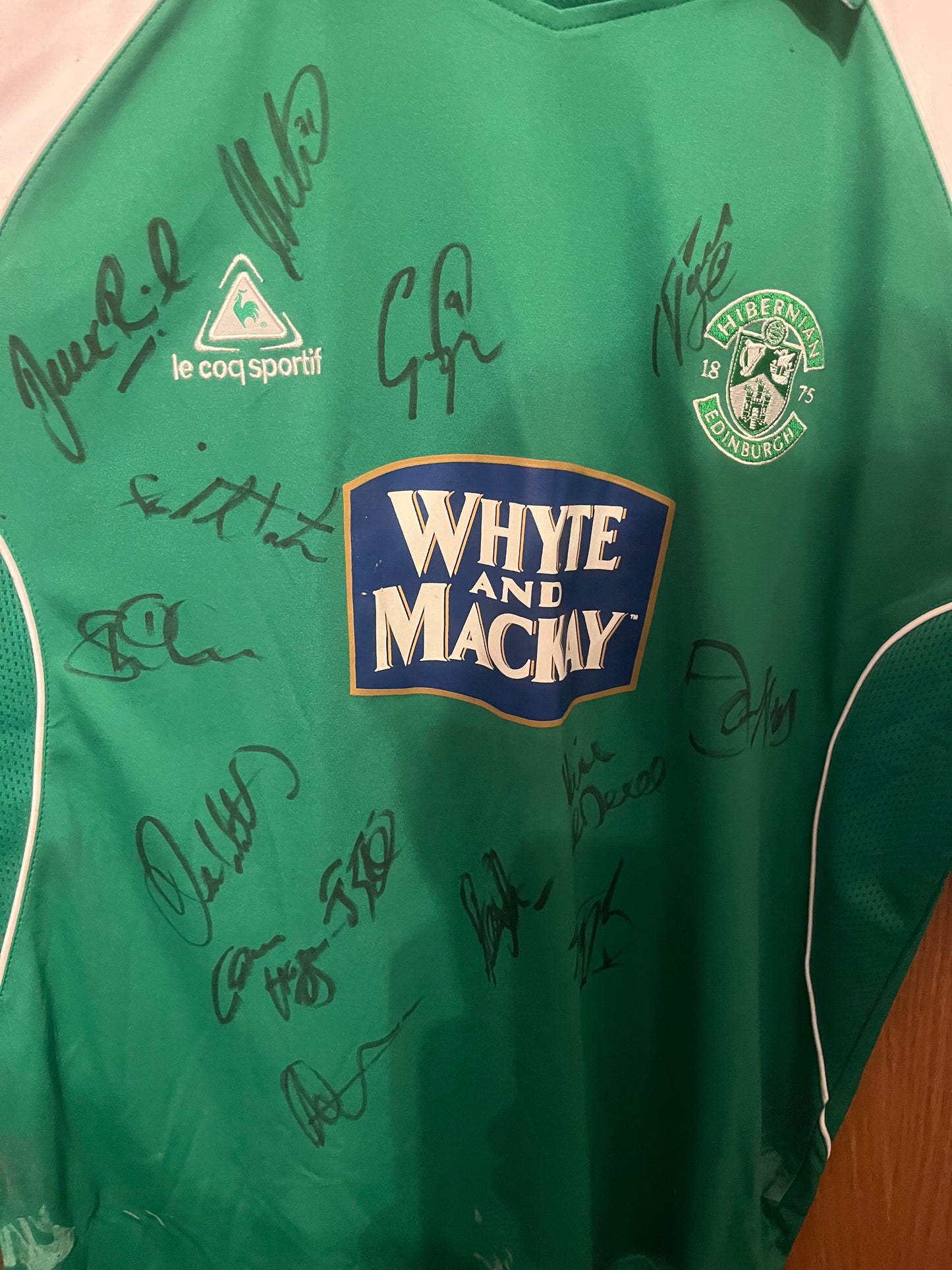 Hibernian Edinburgh 2004/2005 Home Football Shirt Extra Large - Squad Signed