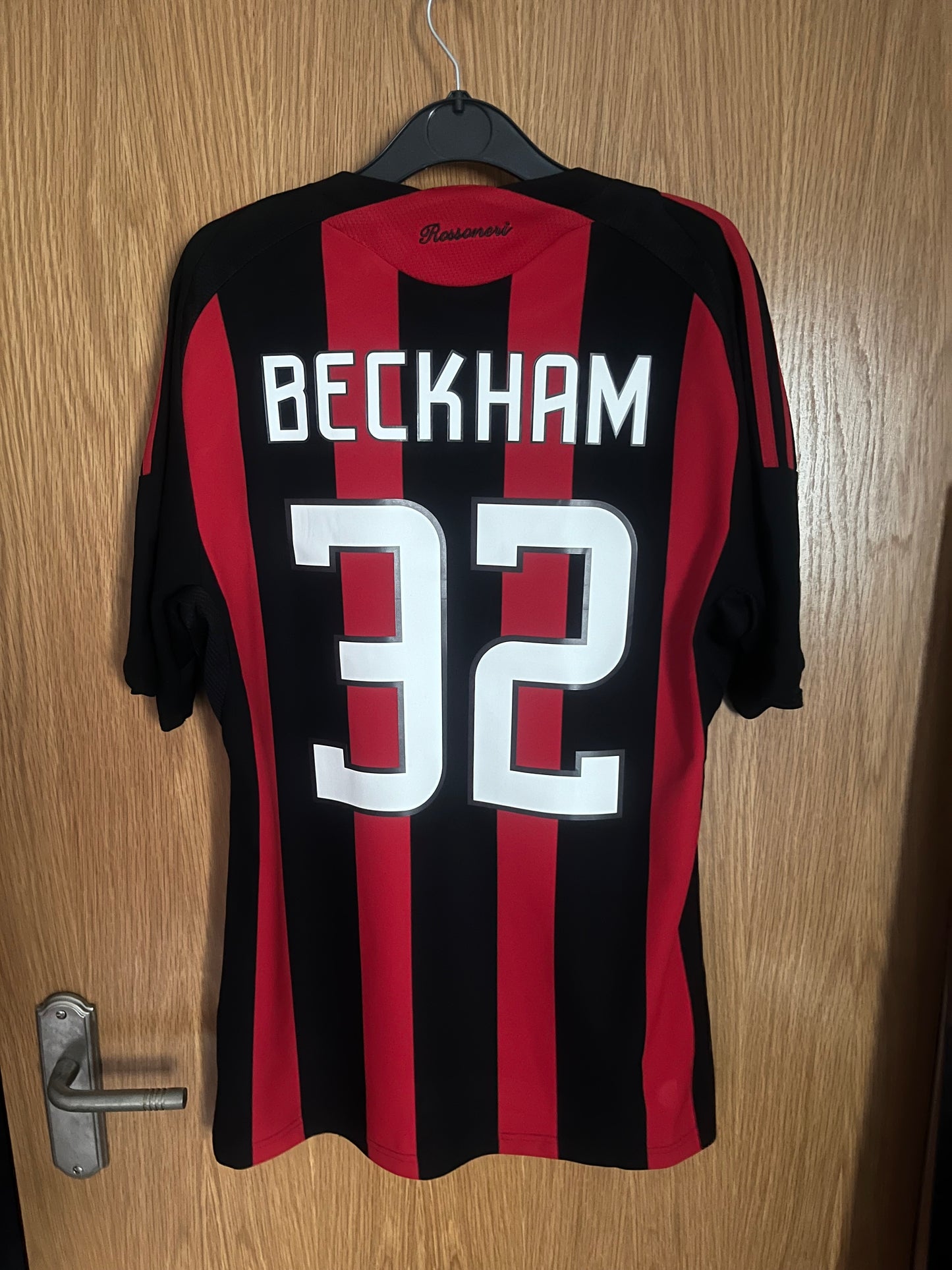 AC Milan 2008/2009 Home Football Shirt Small - David Beckham