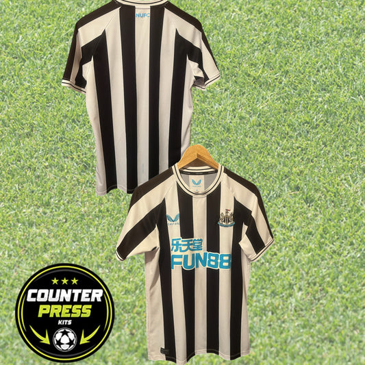 Newcastle United 2022/2023 Home Football Shirt Medium