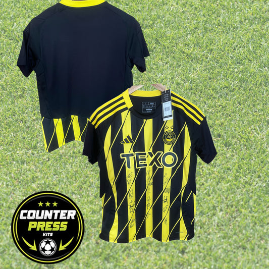 Aberdeen 2024/2025 Away Football Shirt Large - BNWT - Squad Signed