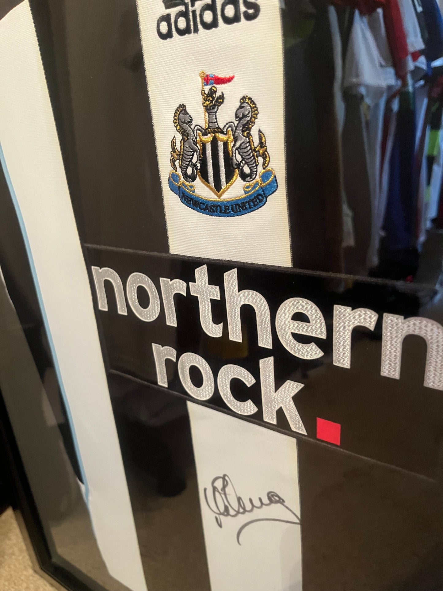 Newcastle United 2007/2008 Home Football Shirt Large - Michael Owen - Signed + Framed