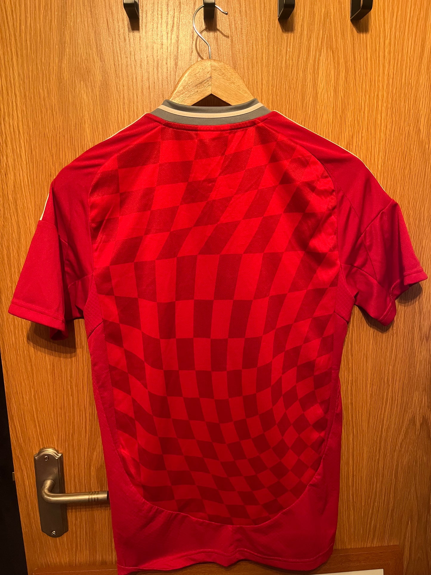 Aberdeen 2024/2025 Home Football Shirt Small