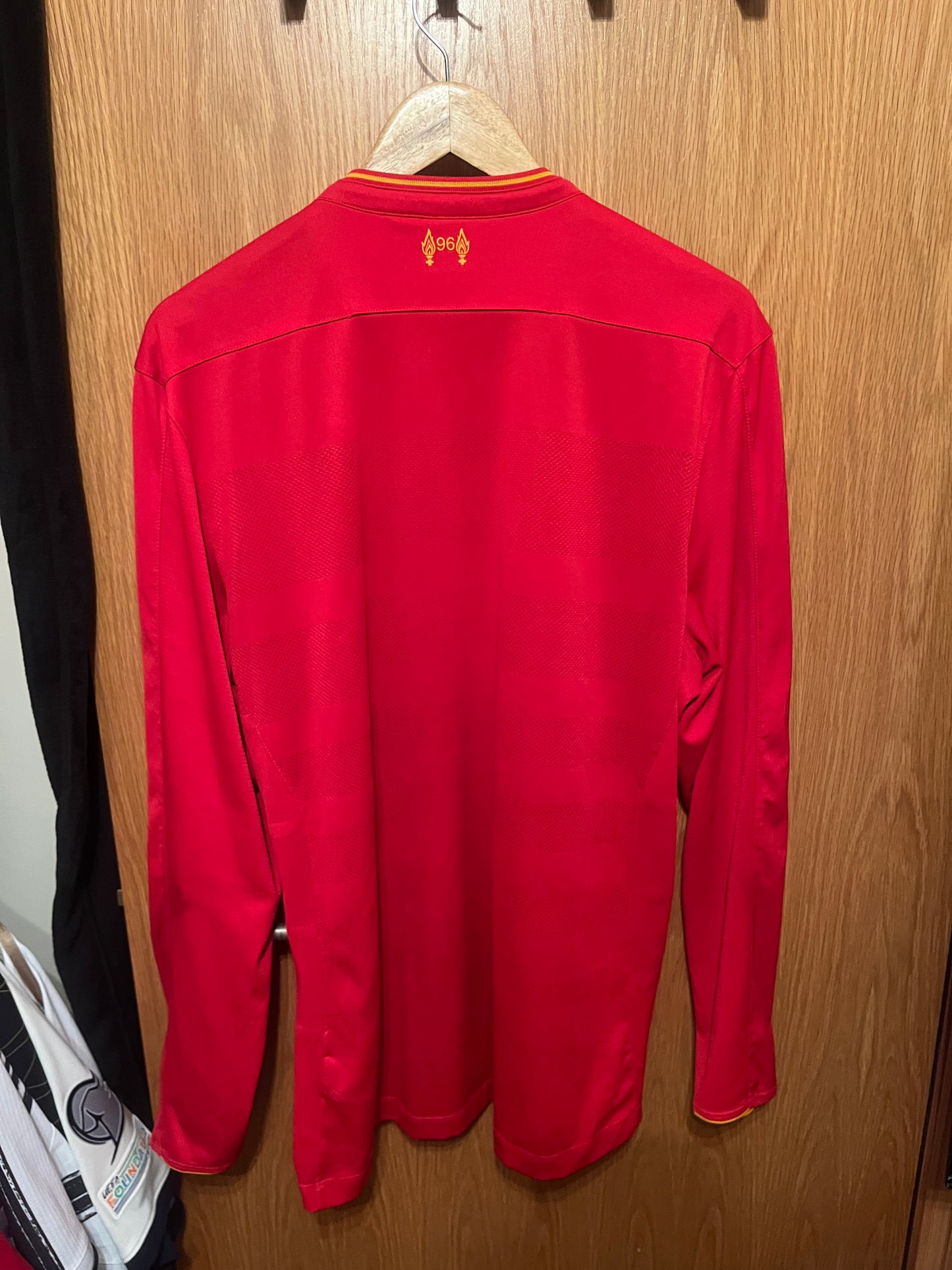 Liverpool 2016/2017 Home Football Shirt Extra Large - Long Sleeve