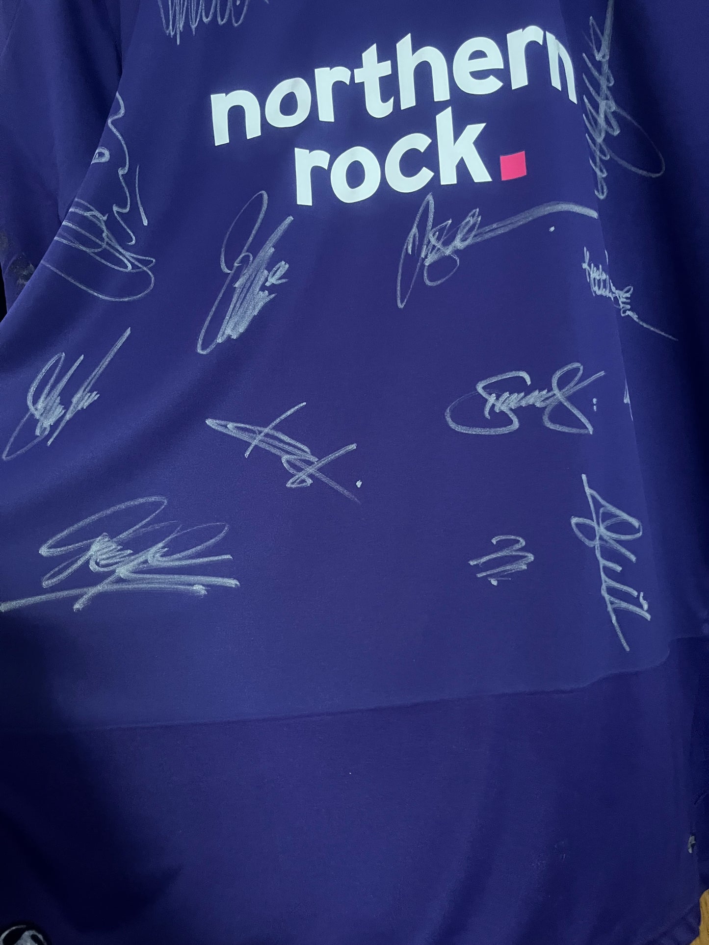 Newcastle United 2008/2009 Away Football Shirt Extra Large - Squad Signed