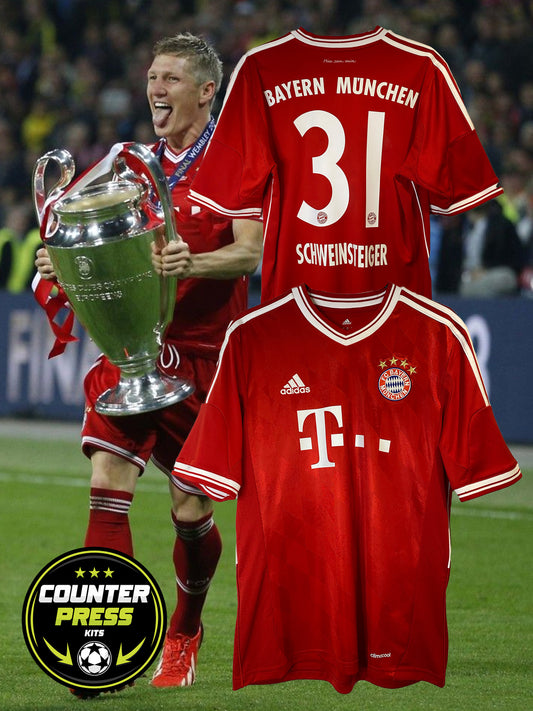 Bayern Munich 2013/2014 Home Football Shirt Medium - Bastian Schweinsteiger