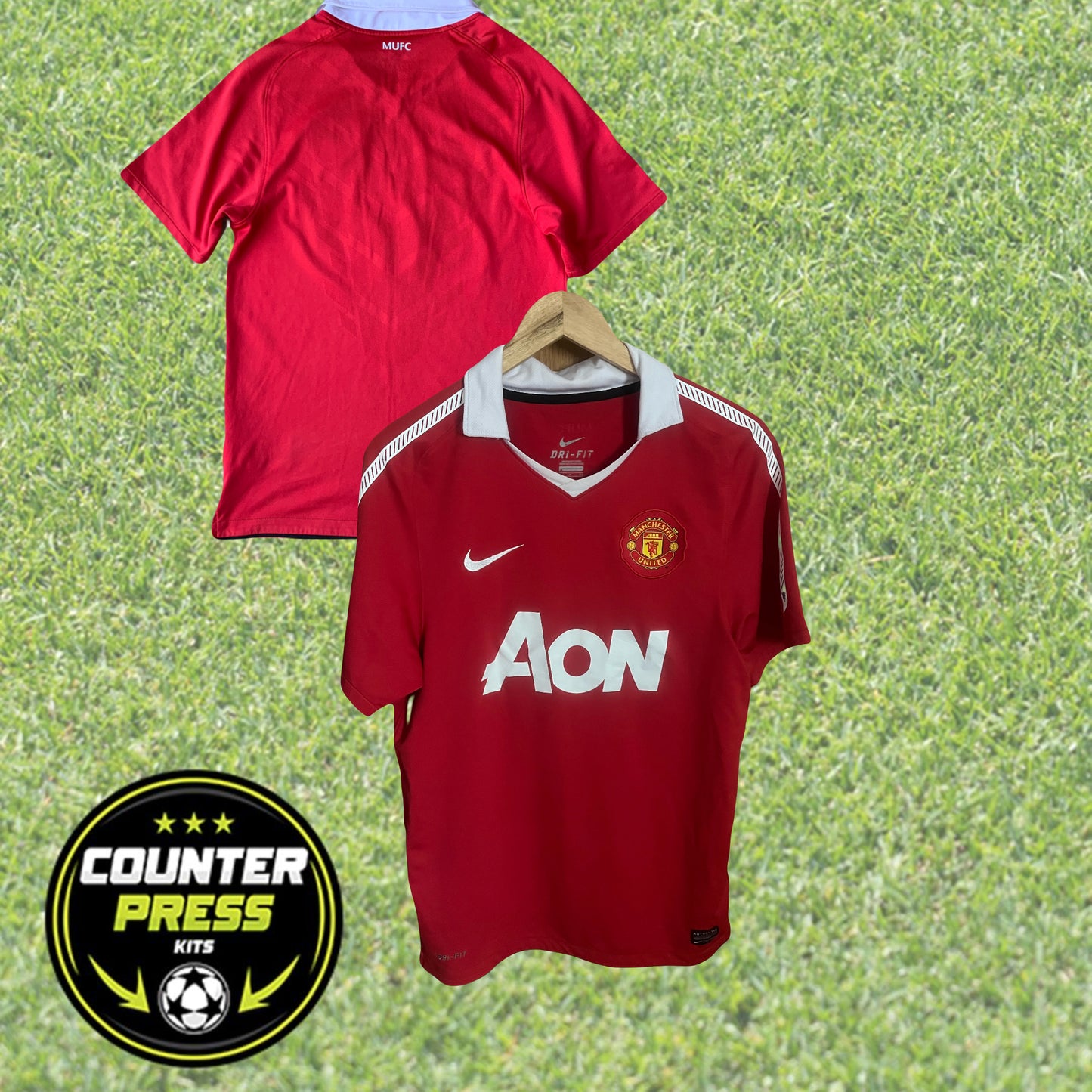 Manchester United 2010/2011 Home Football Shirt Small