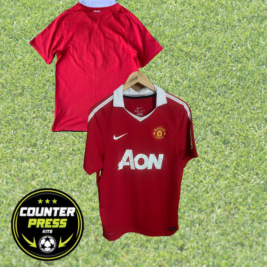 Manchester United 2010/2011 Home Football Shirt Small