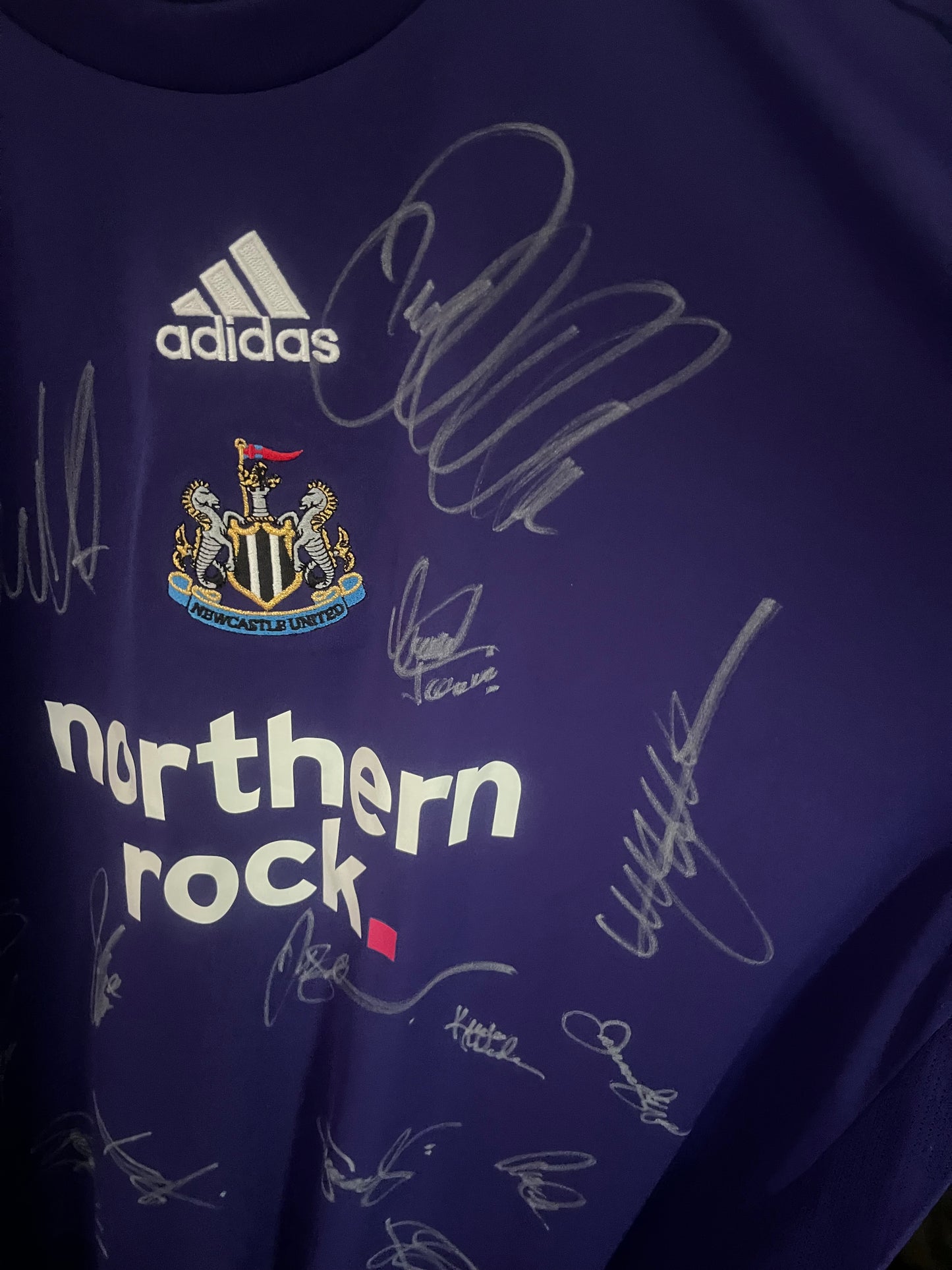 Newcastle United 2008/2009 Away Football Shirt Extra Large - Squad Signed