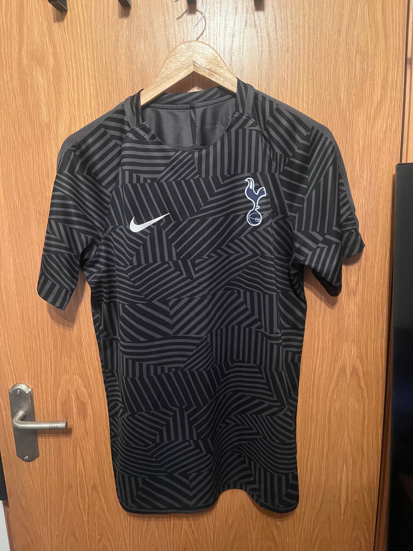 Tottenham Hotspur Training Pre Match Football Shirt Medium - Fits Small