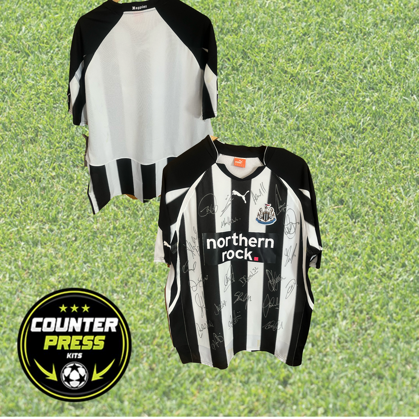 Newcastle United 2010/2011 Home Football Shirt Extra Large - Squad Signed