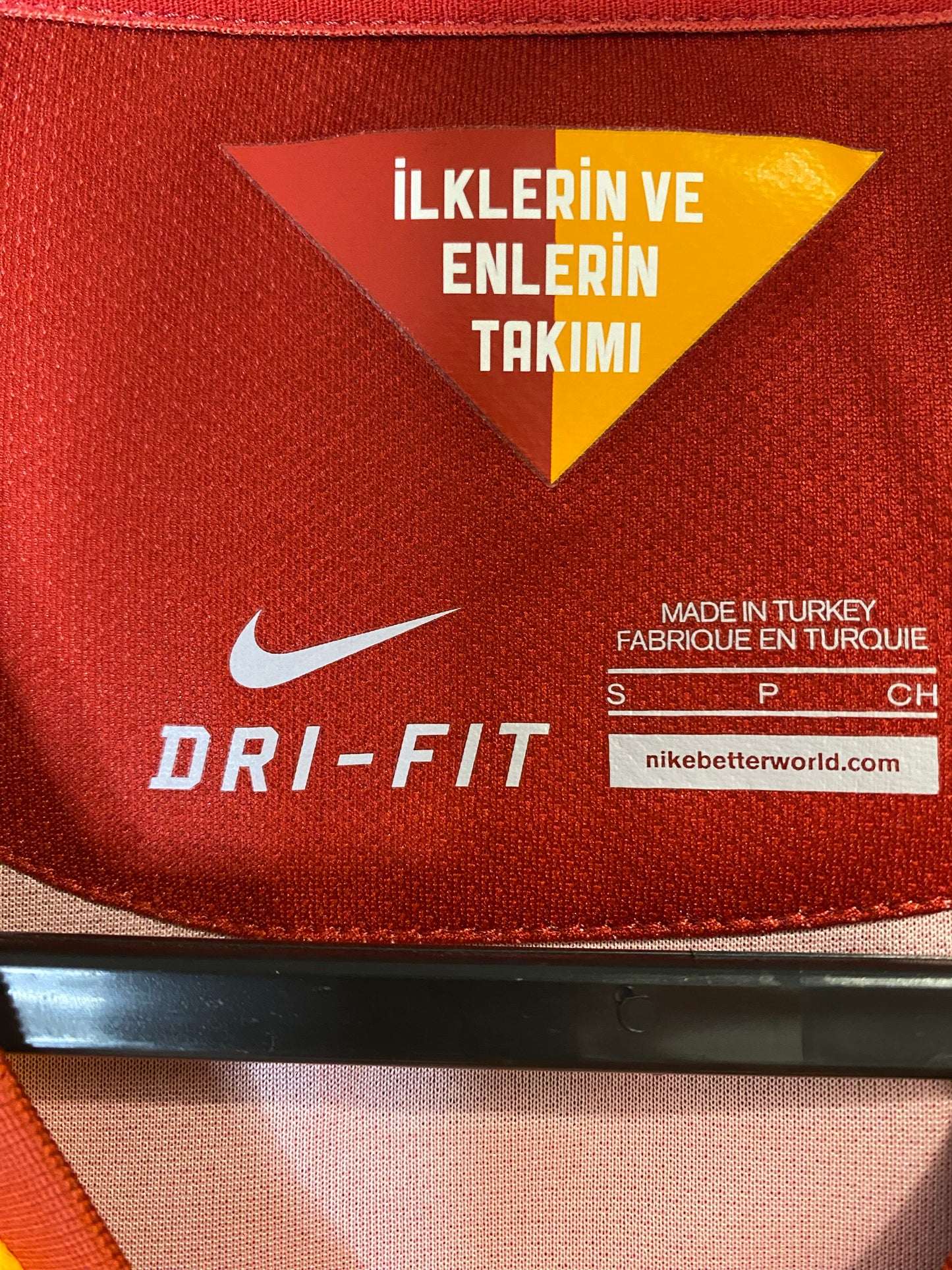 Galatasaray 2014/2015 Home Football Shirt Small - Wesley Sneijder - Long Sleeve