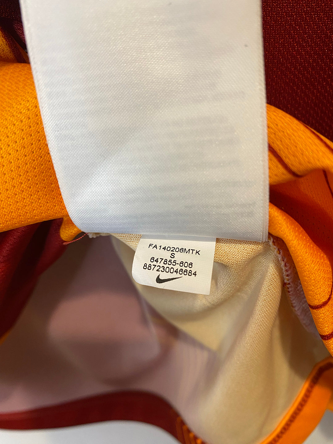 Galatasaray 2014/2015 Home Football Shirt Small - Wesley Sneijder - Long Sleeve