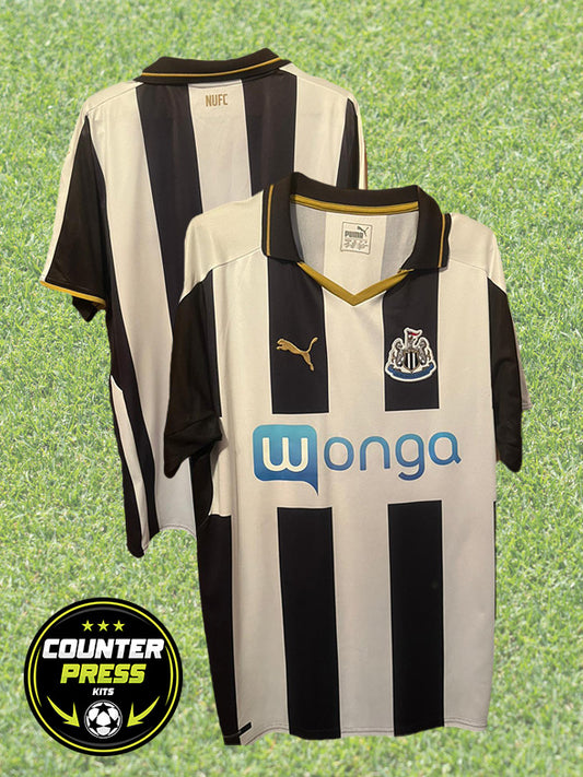 Newcastle United 2016/2017 Home Football Shirt Large